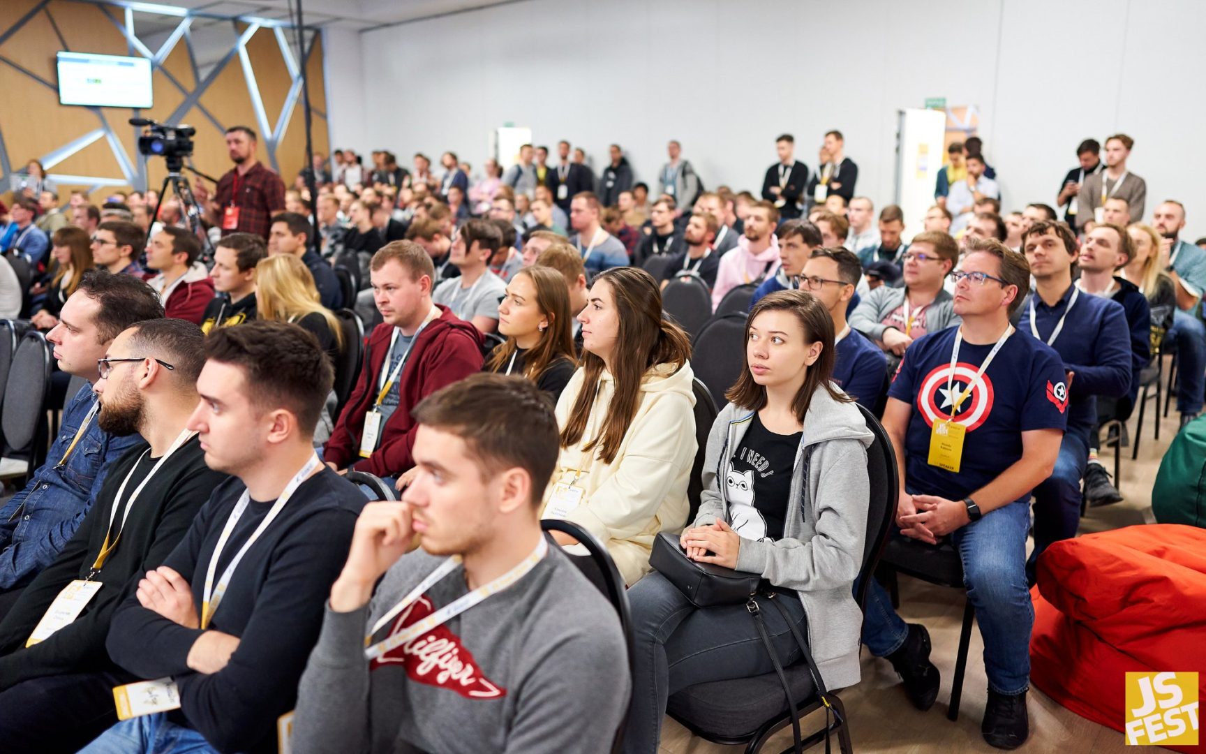 people attending international javascript conference in kyiv